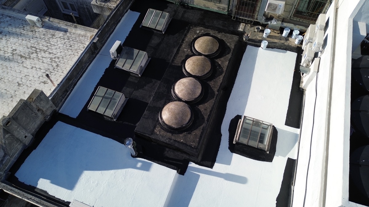 Vista aérea de proceso parcial de impermeabilización